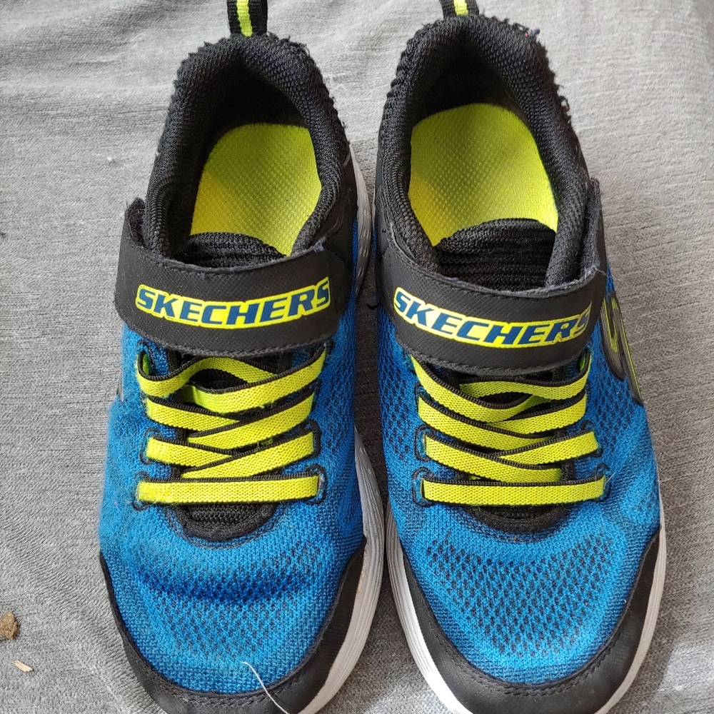 Boys size 2 sketchers